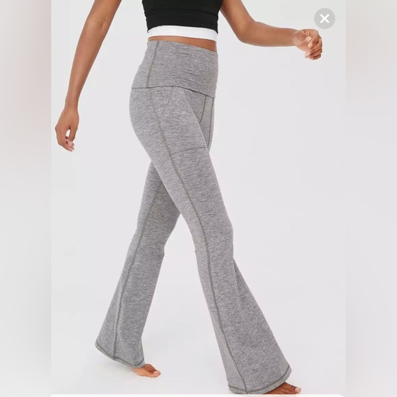 Offline By Aerie The Hugger High Waisted Foldover Flare Leggings Size L short. - Picture 6 of 9